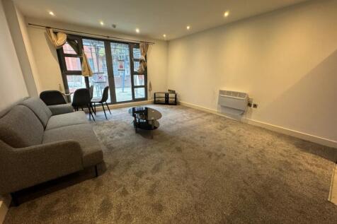 2-bed flat on Broad Street, Nottingham, Nottinghamshire, NG1, £1,150/mo