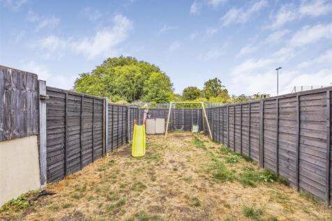 21 Highgate Road, Copnor-PorticoMarketing-SoldBy-2