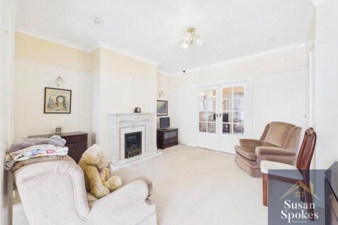 CAM01858G0-PR0263-STILL007.jpg
