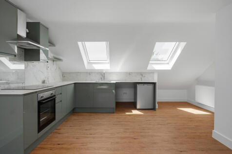 RUSSELL ROAD, LONDON N13 4RP photo 4
