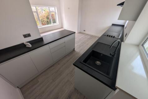 Crofton Avenue, Blackpool photo 3