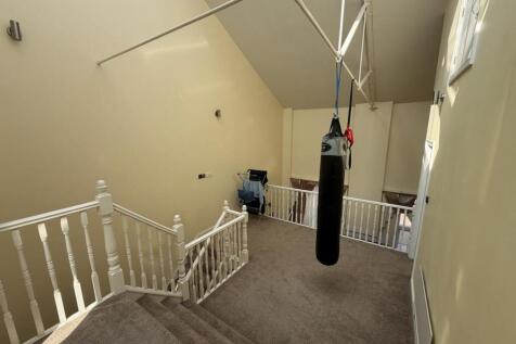 Harston Drive, Enfield photo 4