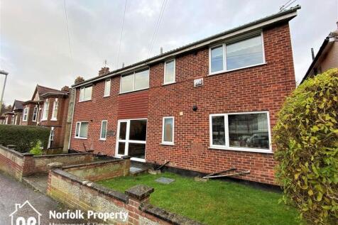 1-bed flat on West City, £850/mo
