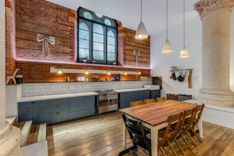Kitchen /Dining