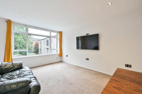 Elmswood, Bookham, KT23 photo 4