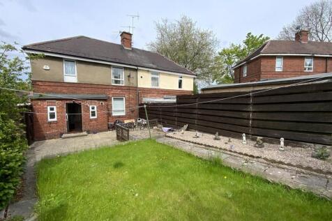 11 - rear garden .jpg