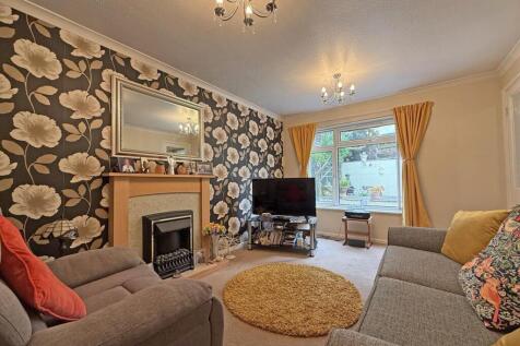 Tailyour Road 158 - Living Room.jpg