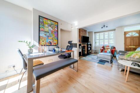 Slough, SL3 - property photo