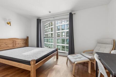 140720268_REL_Flat 824 New Providence Wharf 1 Fair