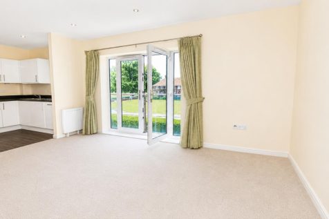 LOUNGE / DINING ROOM