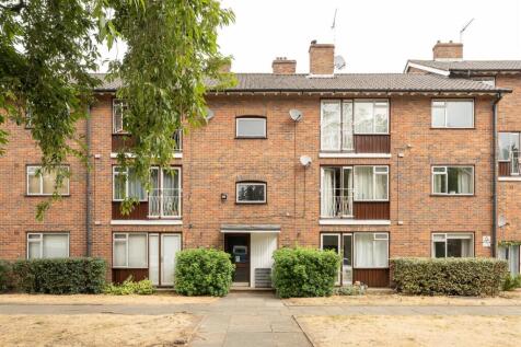 Buxton Drive, E11