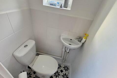 Quarella Road , Bridgend ,  photo 5