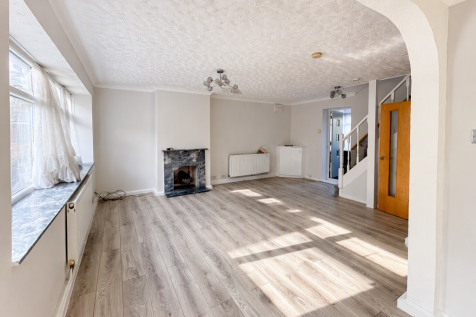 Eatons Mead, Chingford, E4 photo 5