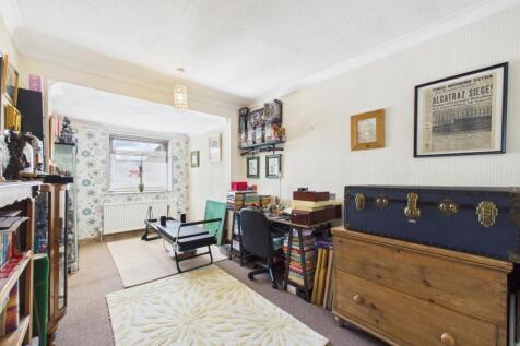 Bedroom: