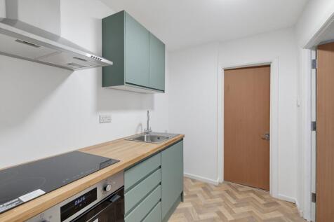 13 Station Road , Plymouth,  photo 4