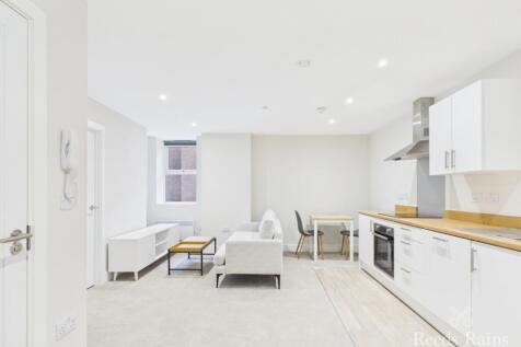 Open Lounge/Kitchen