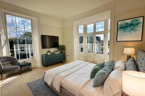 Bedroom 1 .jpeg