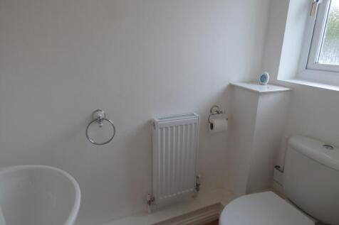 Beeston Court, Laindon, SS15 photo 4