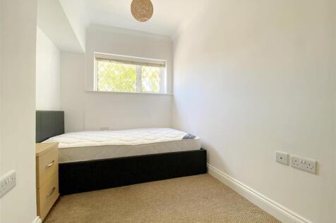 Room 6 (1).JPG