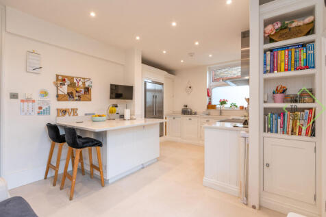Berkshire Gardens, London, N13 6AA-1 (46)