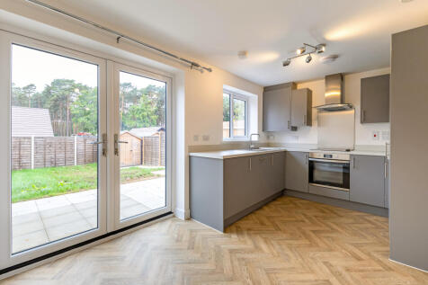 3-bed semi-detached on Leaf Living at Buckler's Park, Crowthorne, RG45, £2,535/mo