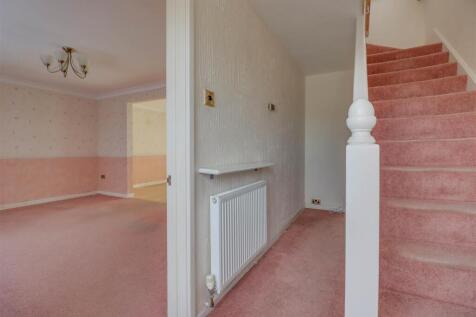 26 TOPPESFIELD AVENUE INTERIOR-7.jpg