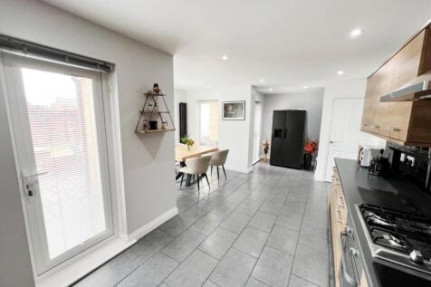 Open Plan Kitchen/Dining Room