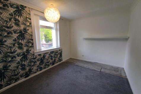Elizabeth Crescent, Thornlibank photo 5