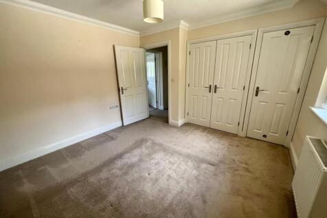 Coronation Avenue, Upton photo 3