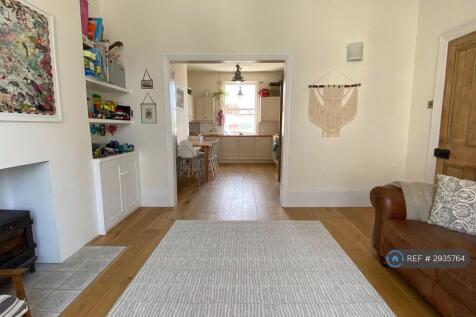 Living Room Into Kitchen