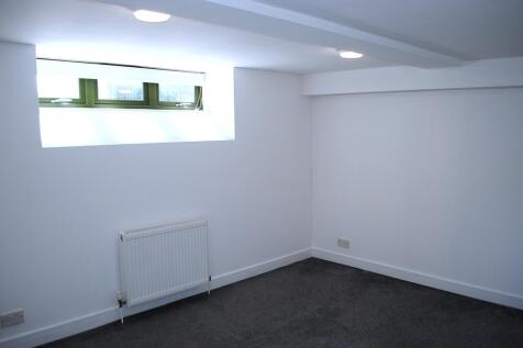 *** 1 BEDROOM FLAT, AVAILABLE NOW*** photo 3