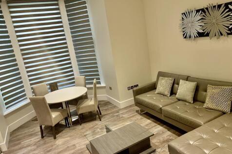 Lounge 3