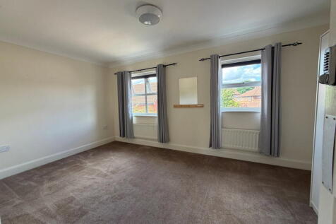 Leonardslee Crescent, Newbury, RG14 2FB photo 5