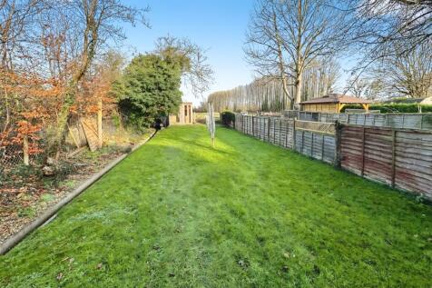 EweMove Basingstoke - 18 Pyotts Hill