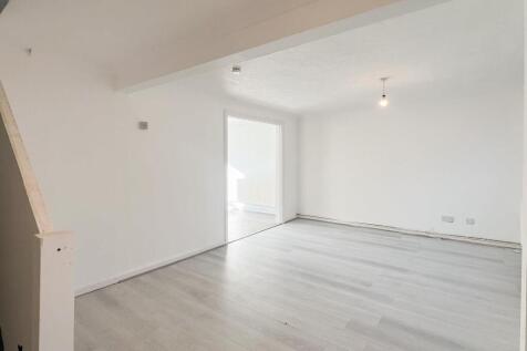 Ryecroft Drive, WITHERNSEA photo 3