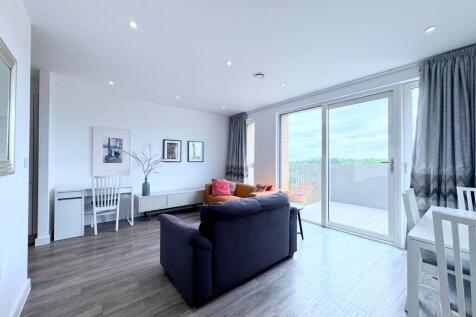 Lounge/dining area