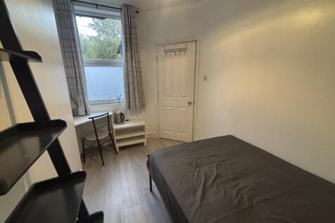 Room 1 Holme Lane photo 3