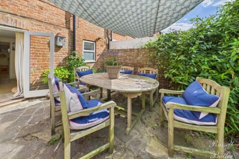 CAM01995G0-PR0332-STILL041