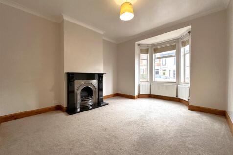 Bay-Fronted Lounge 483