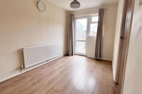 Pebmarsh Drive, Wickford photo 4