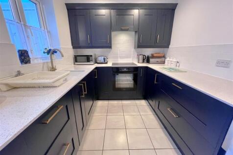KITCHEN 3.jpg
