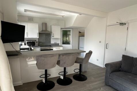 Astbury Avenue, BH12 photo 5
