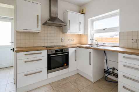 Flat 1, Highworth Avenue, Cambridge, Cambridgeshire photo 4