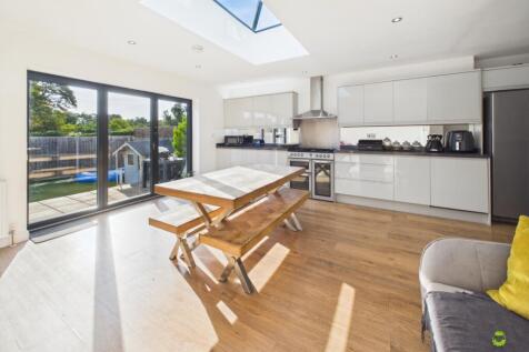 Presented by Clinton at EweMove Bexleyheath and Da