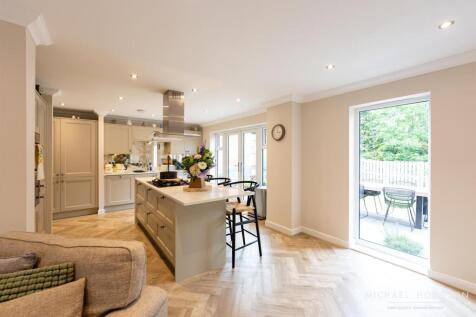 69 Leighfield Drive-03.jpg