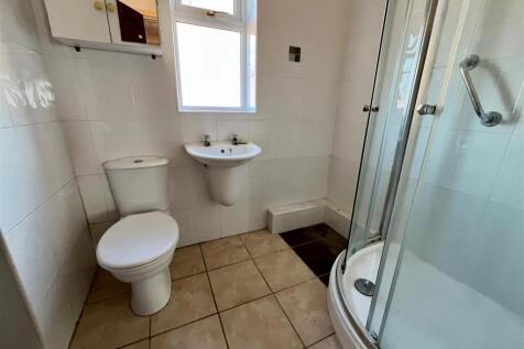 Shower Room.jpg