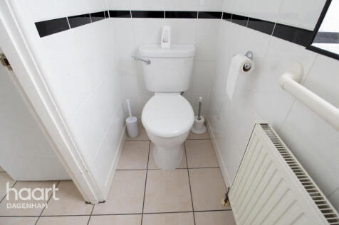 Fambridge Road, DAGENHAM photo 5