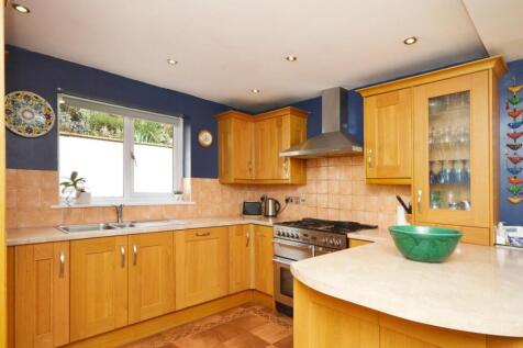 L- Shaped Kitchen/Dining/Family Room