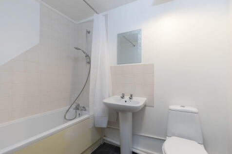 23 Leckhampton Pl...