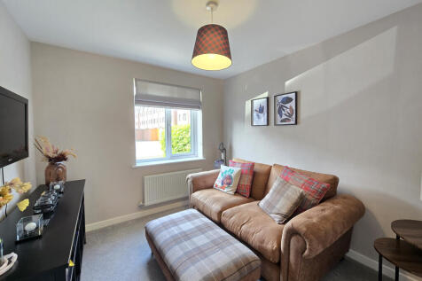 Bedroom 4/Lounge